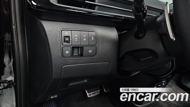Hyundai Staria 2025 — photo 22