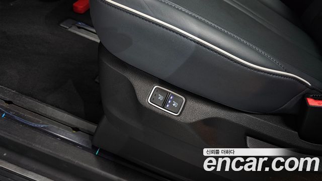 Hyundai Staria 2025 — photo 25