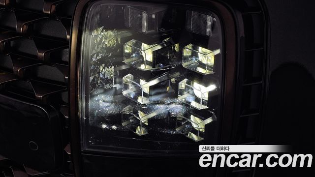 Hyundai Staria 2025 — photo 8