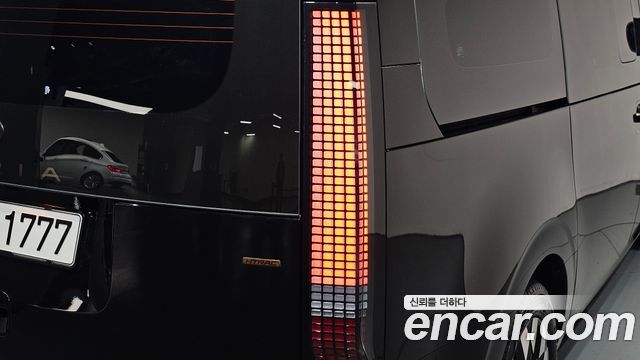 Hyundai Staria 2025 — photo 9