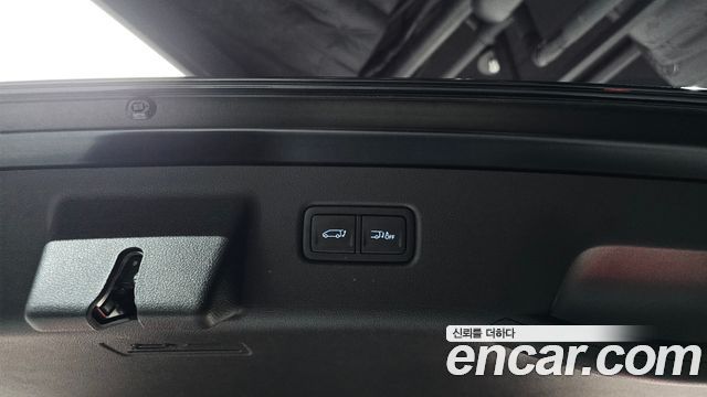 Hyundai Staria 2025 — photo 27
