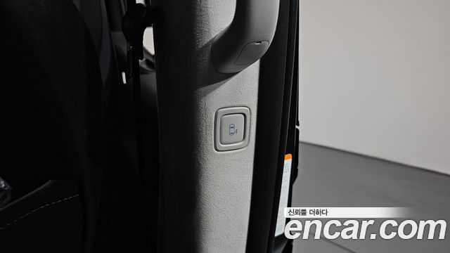 Hyundai Staria 2025 — photo 28