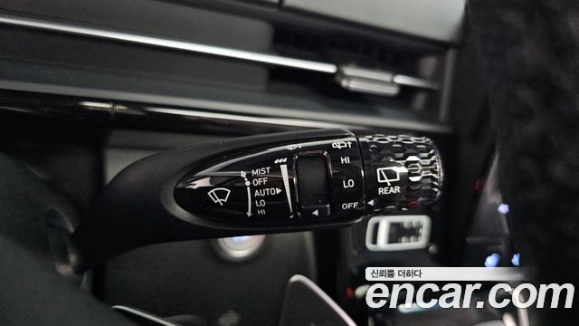 Hyundai Staria 2025 — photo 38