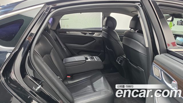 Genesis G80 2017 — photo 11