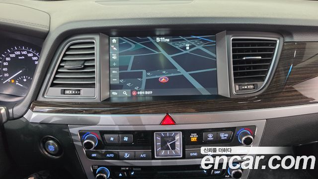 Genesis G80 2017 — photo 12