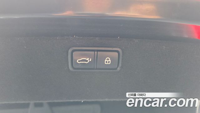 Genesis G80 2017 — photo 18