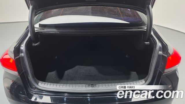 Genesis G80 2017 — photo 19