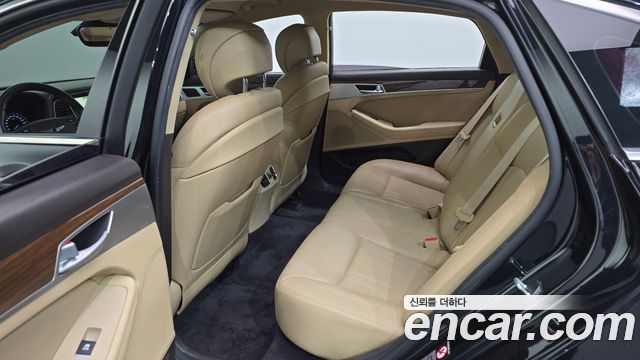 Genesis G80 2017 — photo 17