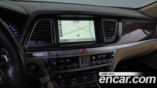 Genesis G80 2017 — photo 19