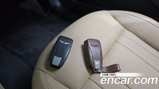 Genesis G80 2017 — photo 22