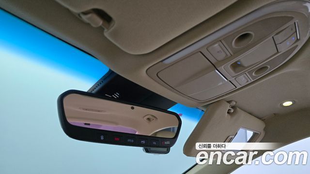 Genesis G80 2017 — photo 25