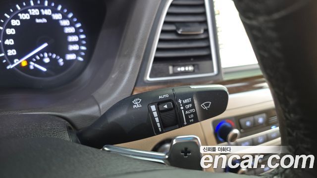Genesis G80 2017 — photo 27