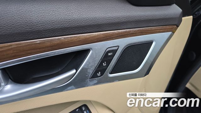 Genesis G80 2017 — photo 30