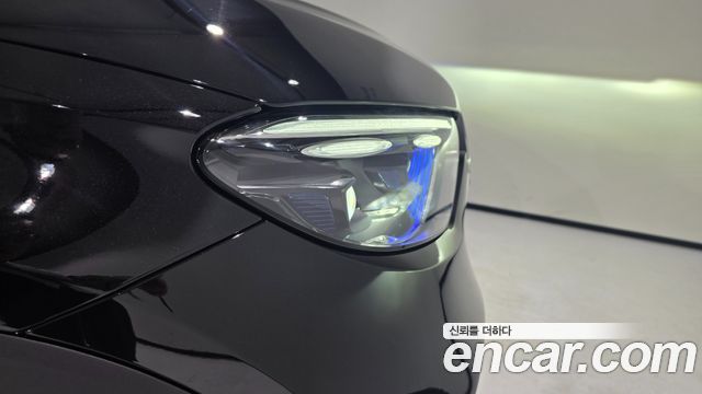Mercedes-Benz GLC-Class 2026 — photo 12