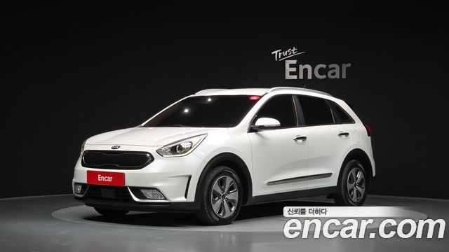 Kia Niro 2018 — photo 1