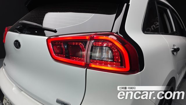 Kia Niro 2018 — photo 9