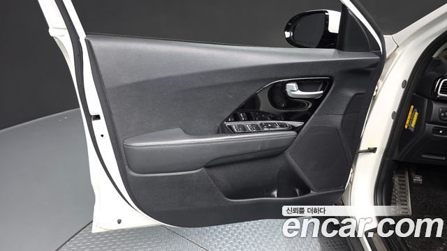 Kia Niro 2018 — photo 14