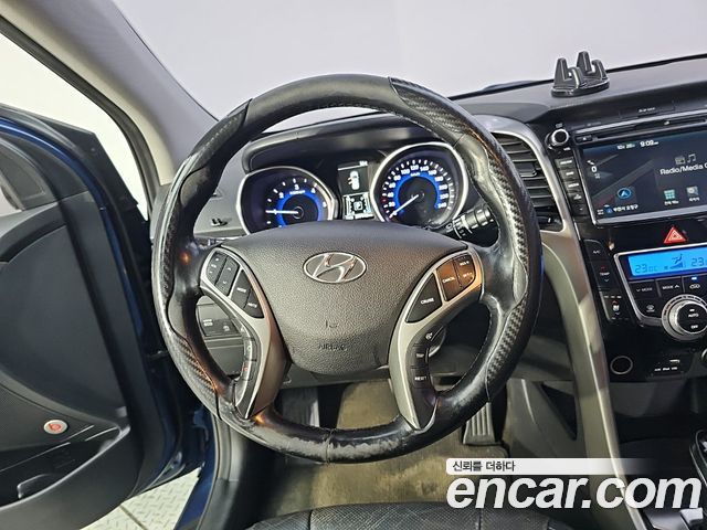 Hyundai i30 2016 — photo 9