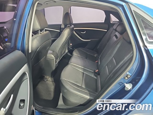 Hyundai i30 2016 — photo 12