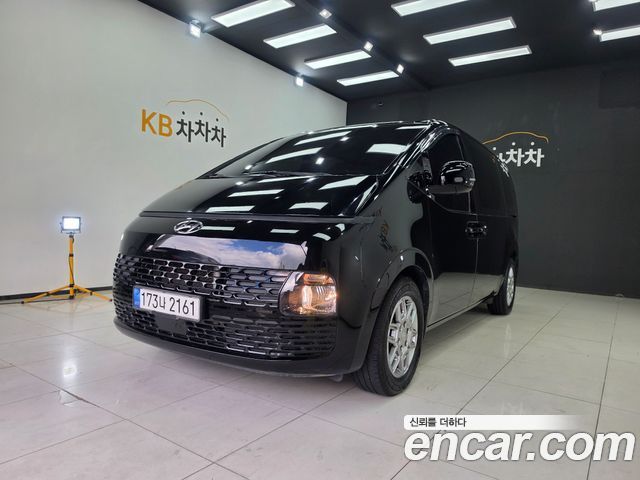Hyundai Staria 2022 — photo 1