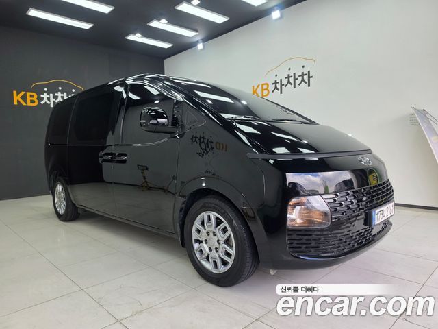 Hyundai Staria 2022 — photo 2