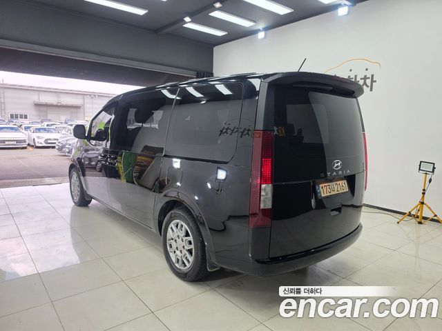 Hyundai Staria 2022 — photo 4