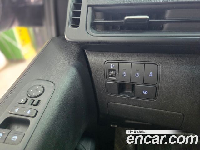 Hyundai Staria 2022 — photo 9
