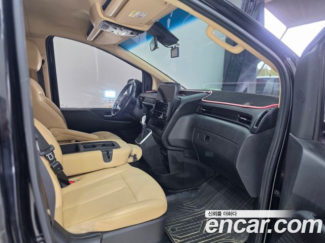 Hyundai Staria 2022 — photo 14