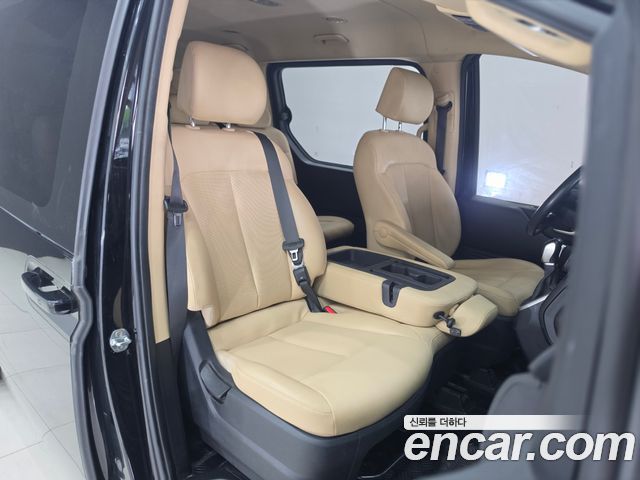 Hyundai Staria 2022 — photo 16