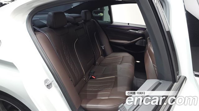 BMW 5-Series 2021 — photo 17