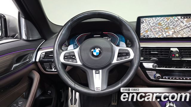BMW 5-Series 2021 — photo 18