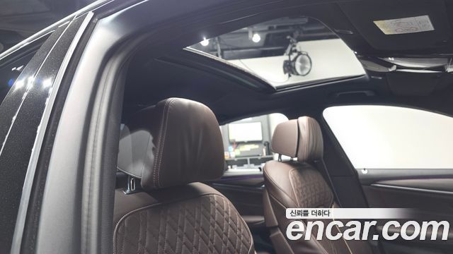 BMW 5-Series 2021 — photo 23