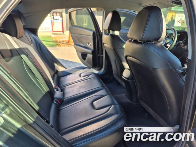 Hyundai AVANTE 2023 — photo 13