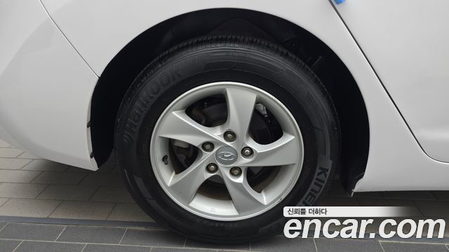 Hyundai AVANTE 2014 — photo 5
