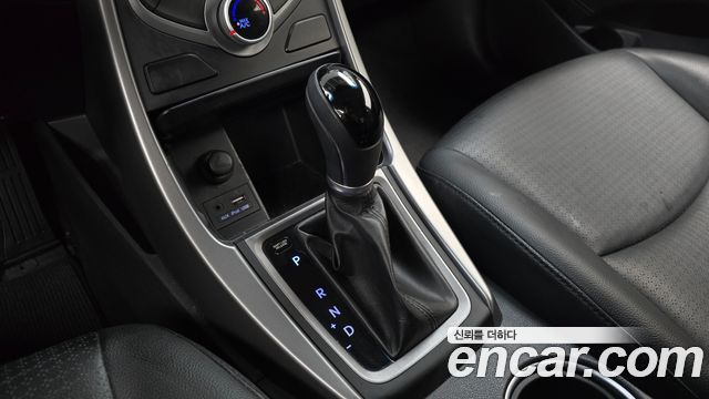 Hyundai AVANTE 2014 — photo 9