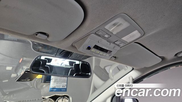 Hyundai Starex 2012 — photo 17