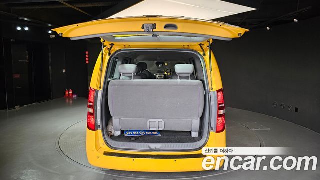Hyundai Starex 2012 — photo 20
