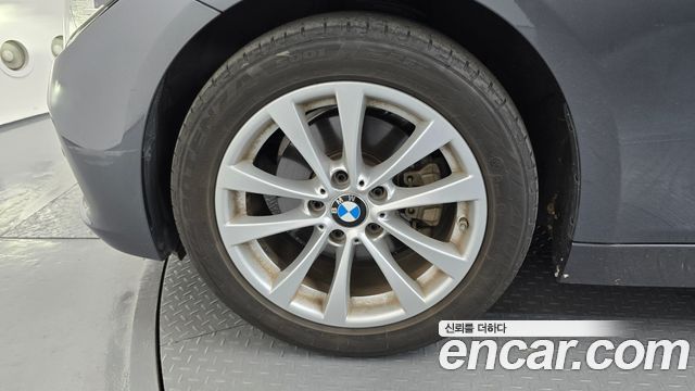 BMW 3-Series 2018 — photo 5