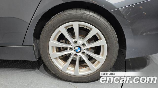BMW 3-Series 2018 — photo 7