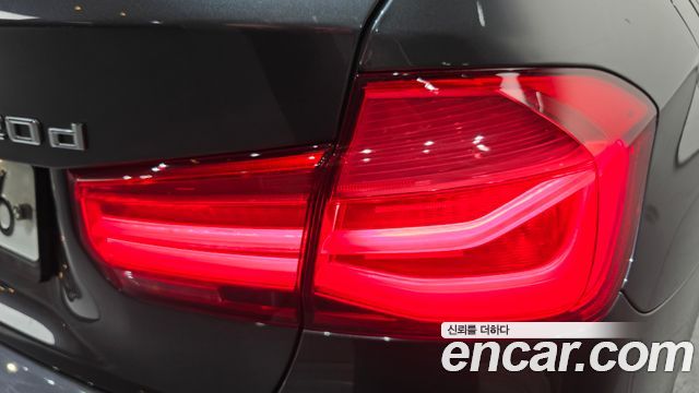 BMW 3-Series 2018 — photo 9