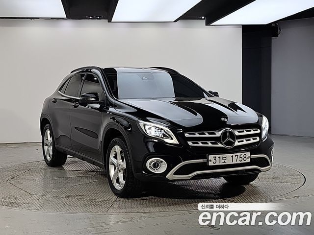 Mercedes-Benz GLA-Class 2019 — photo 2