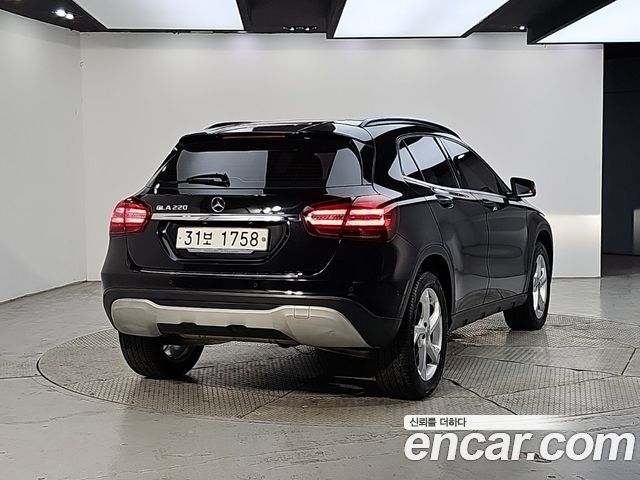 Mercedes-Benz GLA-Class 2019 — photo 4