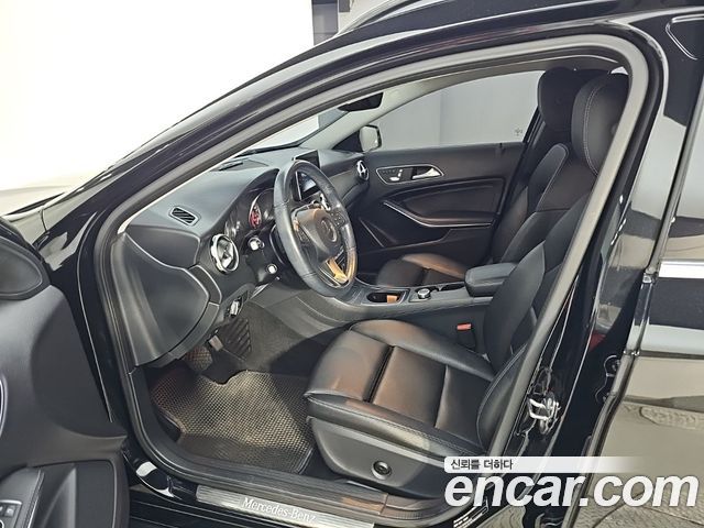 Mercedes-Benz GLA-Class 2019 — photo 11