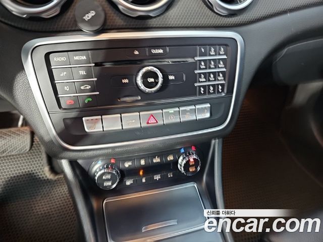 Mercedes-Benz GLA-Class 2019 — photo 16