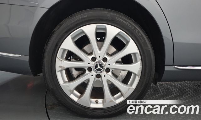 Mercedes-Benz E-Class 2017 — photo 5