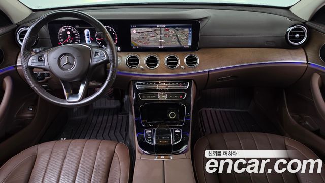 Mercedes-Benz E-Class 2017 — photo 7