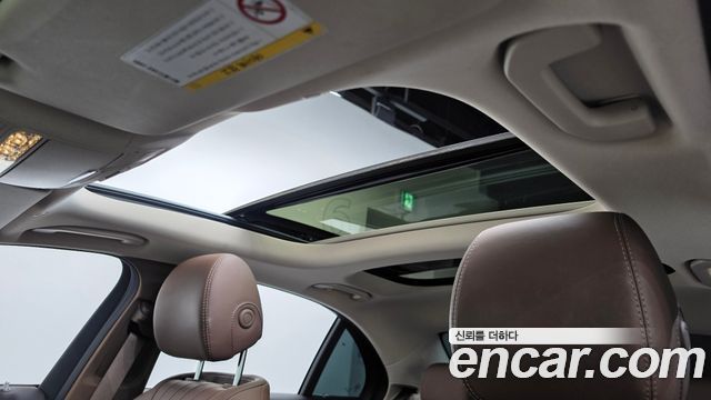 Mercedes-Benz E-Class 2017 — photo 16
