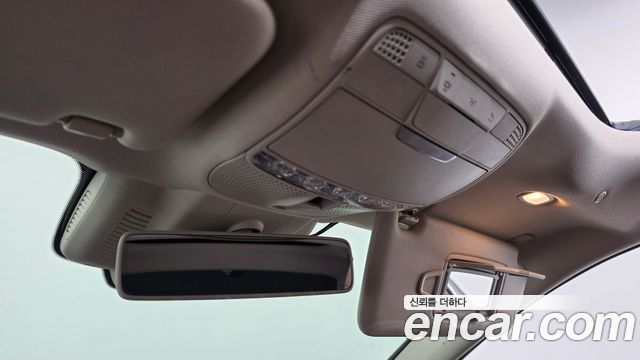 Mercedes-Benz E-Class 2017 — photo 19