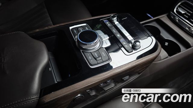 Genesis G90 2019 — photo 24