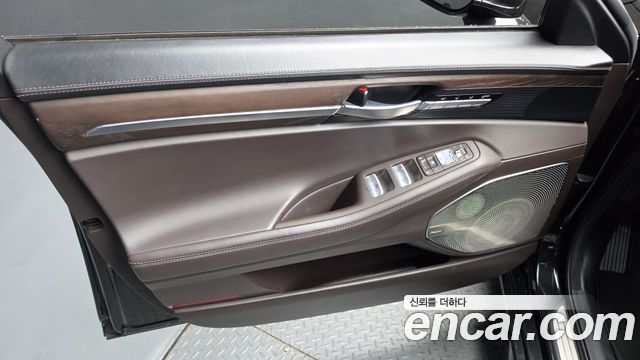 Genesis G90 2019 — photo 14